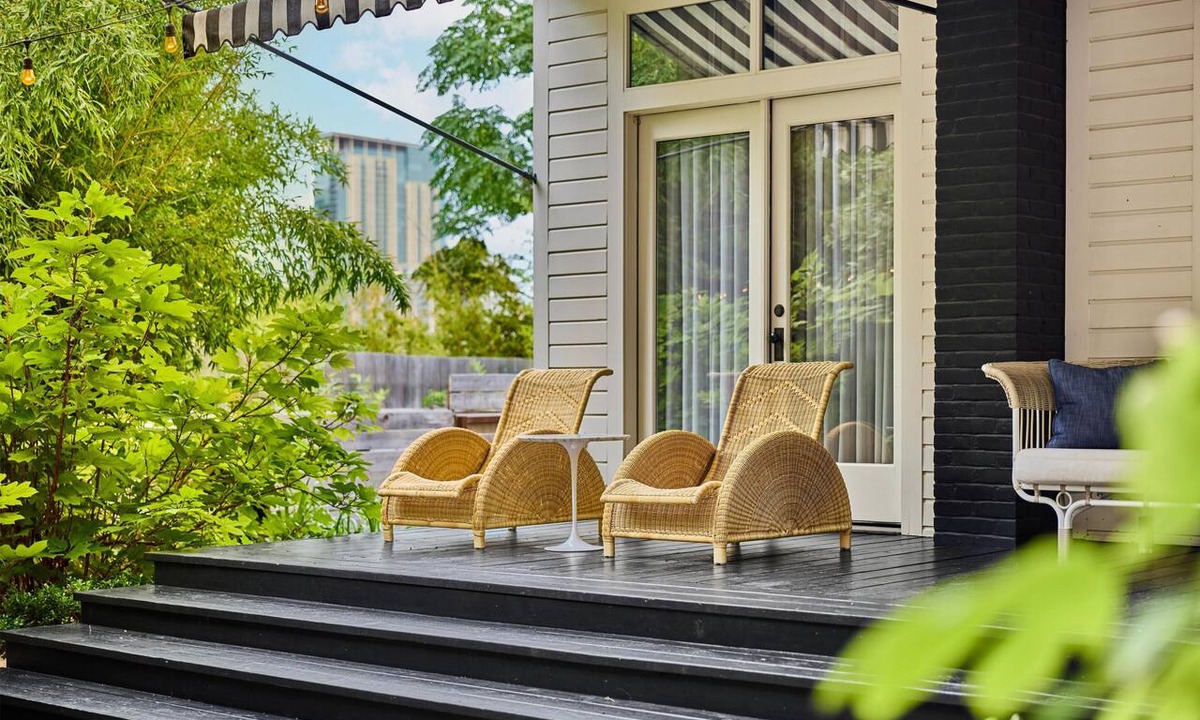 Travis Heights Hotel | Hotel Saint Cecilia