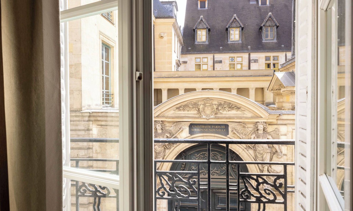 Quartier de la Monnaie Hotel | Hotel Saint Pierre