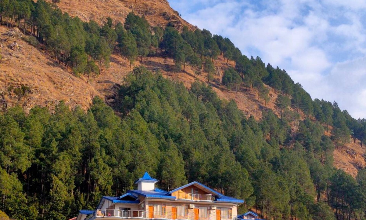 Shamshi Hotel | Hotel Sarla Regency