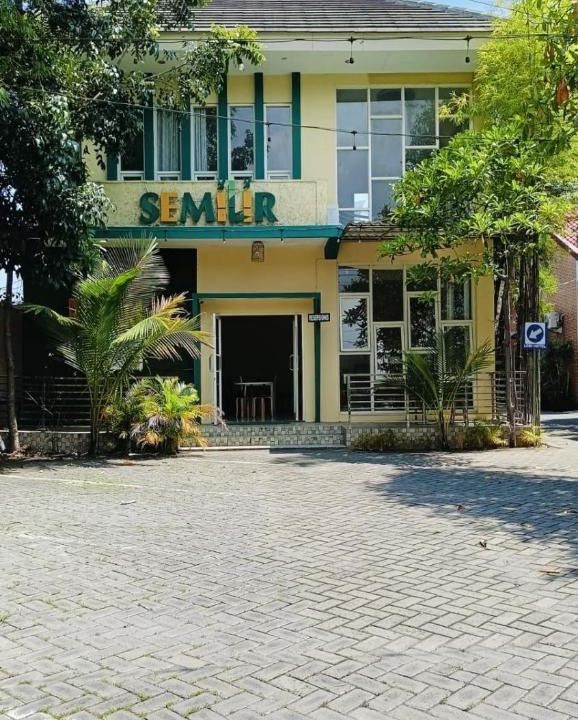 Sampang Hotel | Hotel Semilir Syariah Sampang