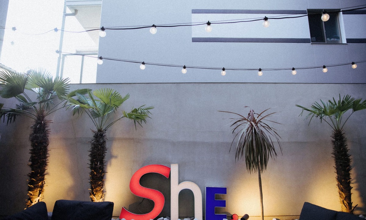 Minato Hotel | Hotel She, Osaka