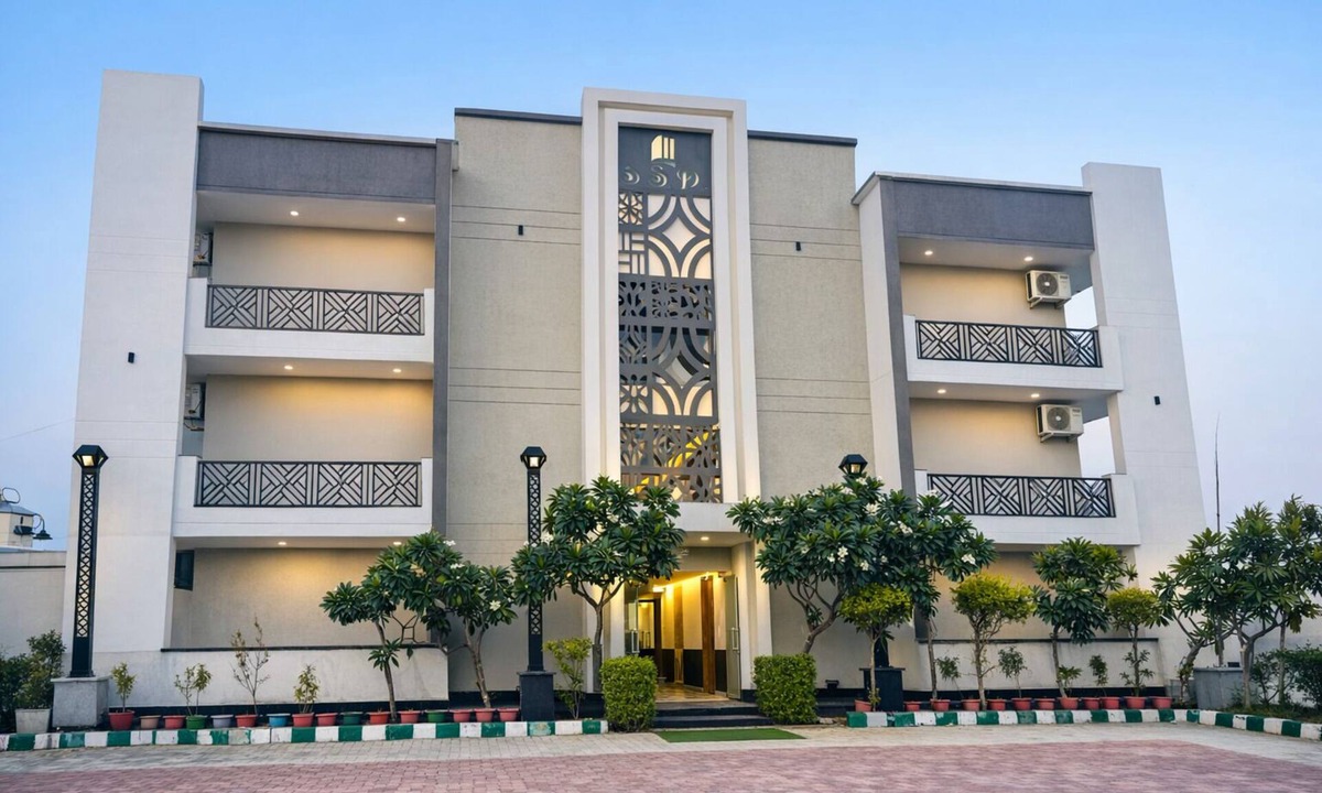 Vrindavan Hotel | Hotel Shree Sadhna