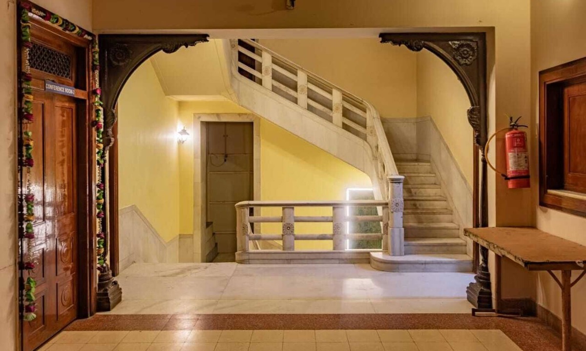 Navarangpura Gam Hotel | Hotel Siddhartha Palace