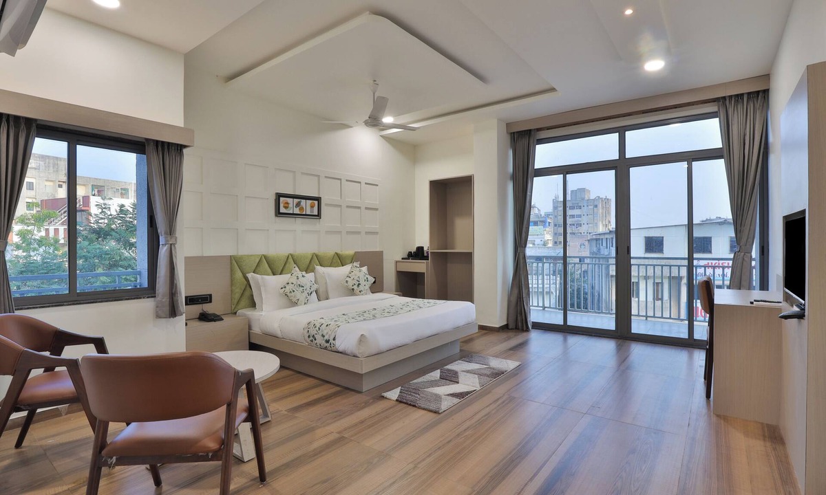 Anand Hotel | Hotel SR Laxmi