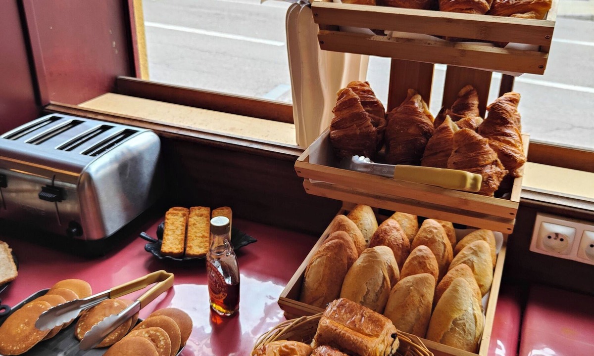 Lons-le-Saunier Hotel | Hotel Terminus - Pizzeria Pizz'A Gogo