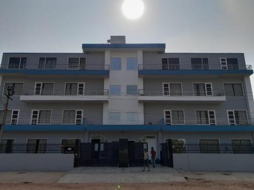 DLF Phase 5 Hotel | Hotel The Luxem