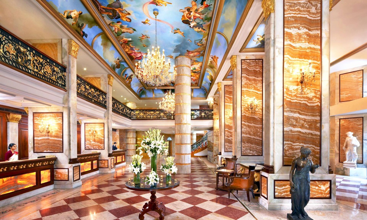 Connaught Place Hotel | Hotel The Royal Plaza