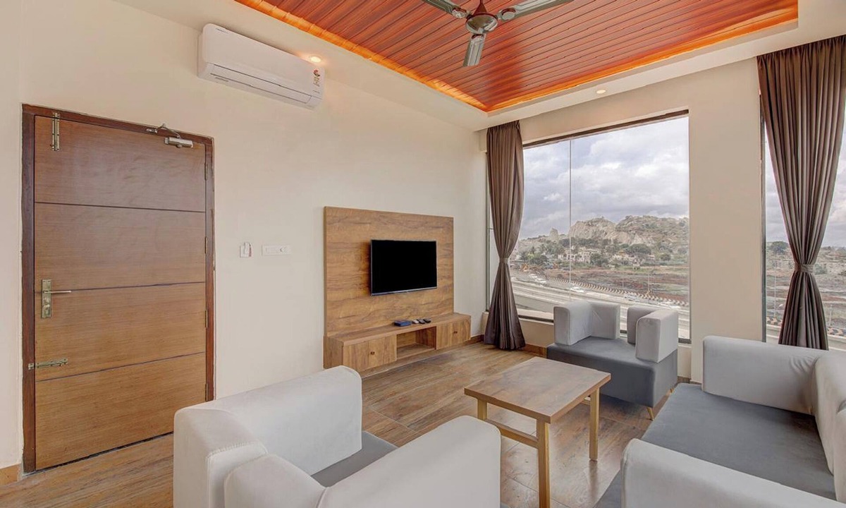 Chikkajala Hotel | Hotel Tree Suites Next Airport Inn