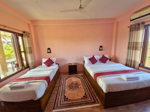 Sauraha Hotel | Hotel Tree Tops- A Serene Friendly Hotel in Sauraha