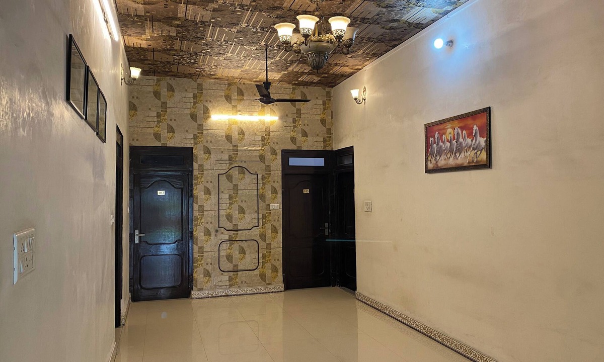 Amer Fort Road Hotel | Hotel Vacation