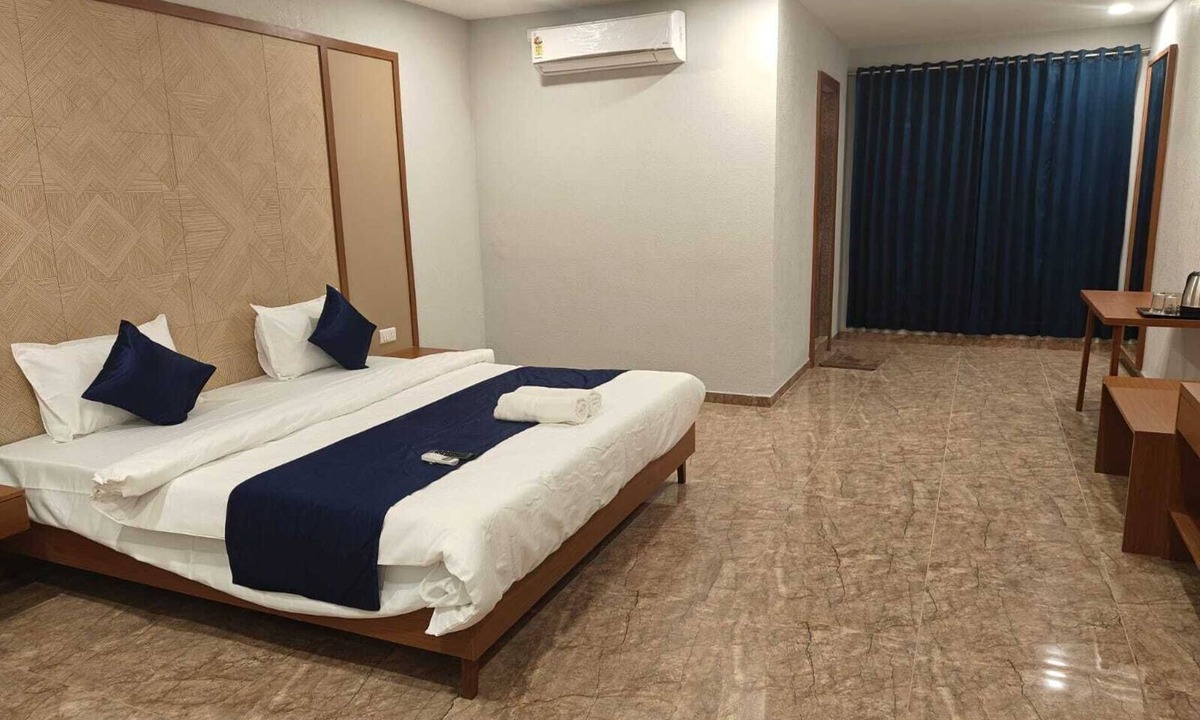Modasa Hotel | Hotel Vantara Residency