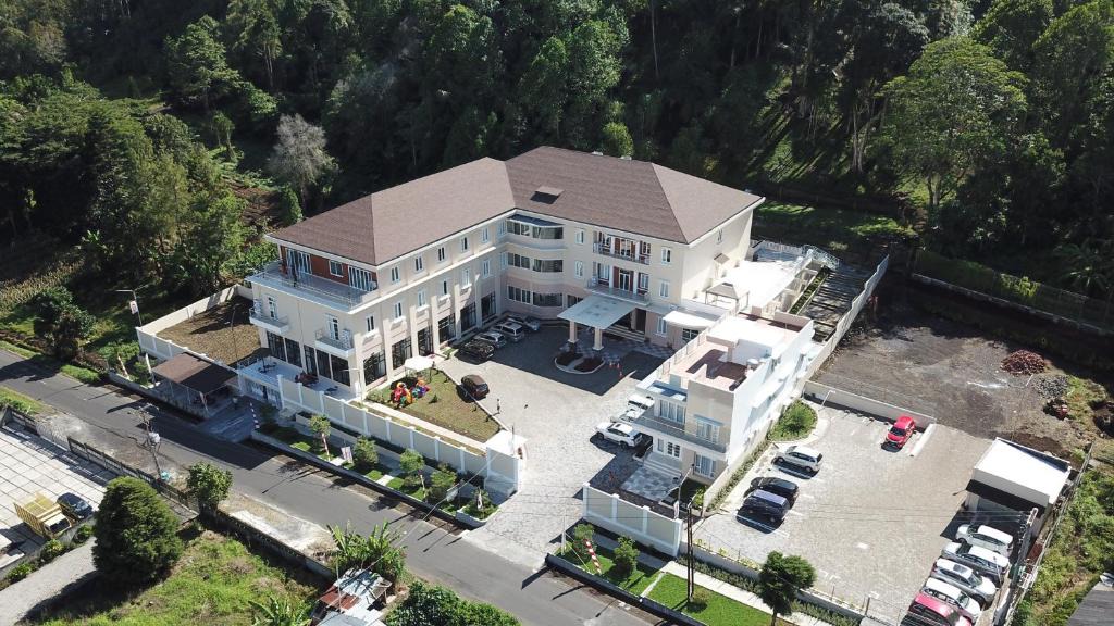 Tomohon Hotel | Hotel Villa Emitta