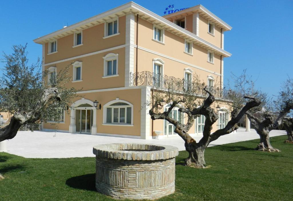 San Martino Bassa Hotel | Hotel Villa Michelangelo