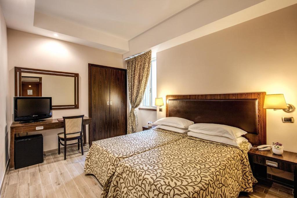 Rione XVIII Castro Pretorio Hotel | Hotel Villafranca