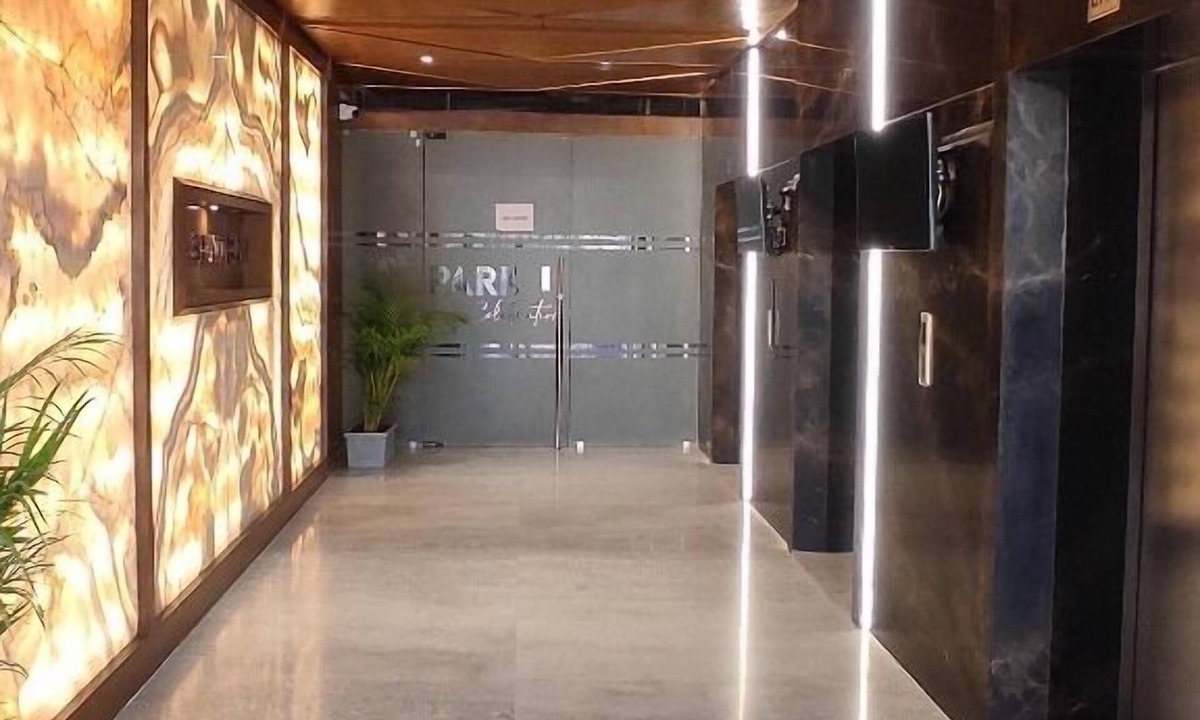 Surat Hotel | HOTEL VIVOTEL