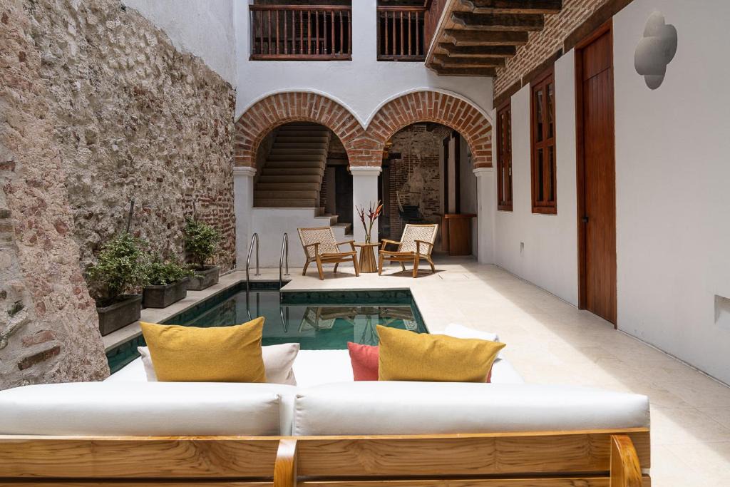 Cartagena Walled City Hotel | Hotel Voilá Getsemaní By Huespedia