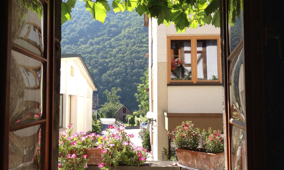 Poltersdorf Hotel | Hotel Weingut Dehren