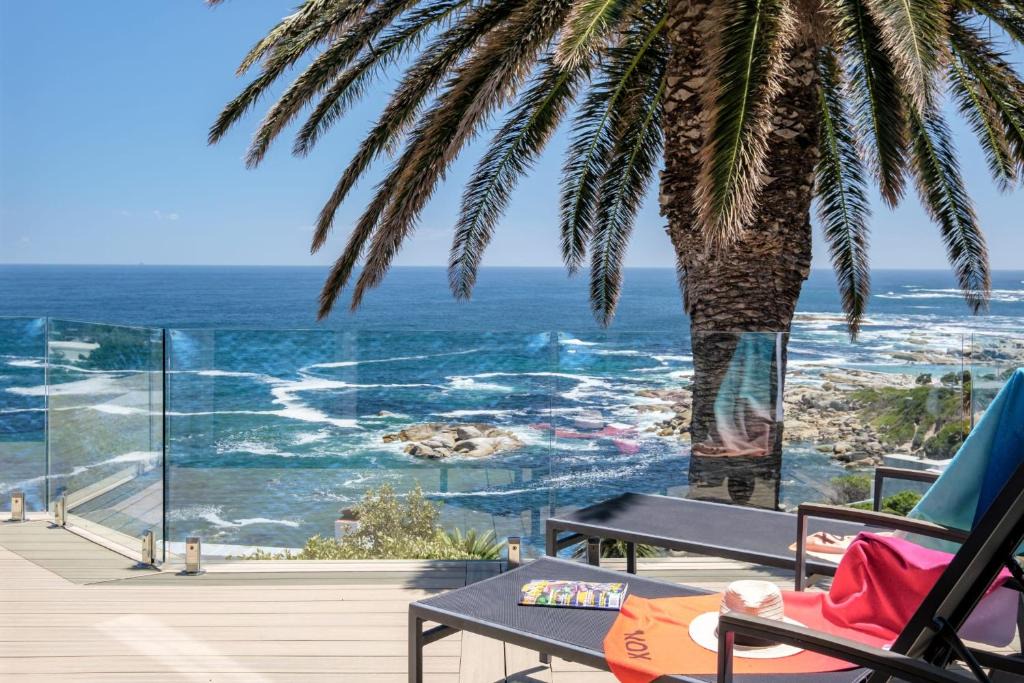 Camps Bay Apartment | Houghton Steps