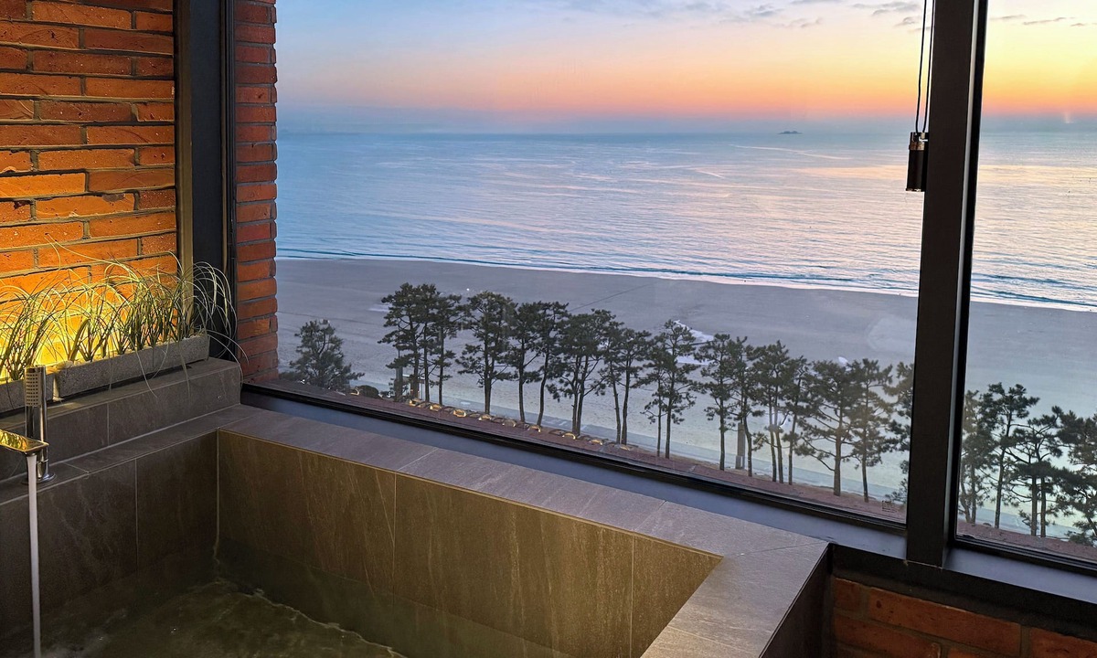Kunip Hotel | Hound Hotel Daecheon