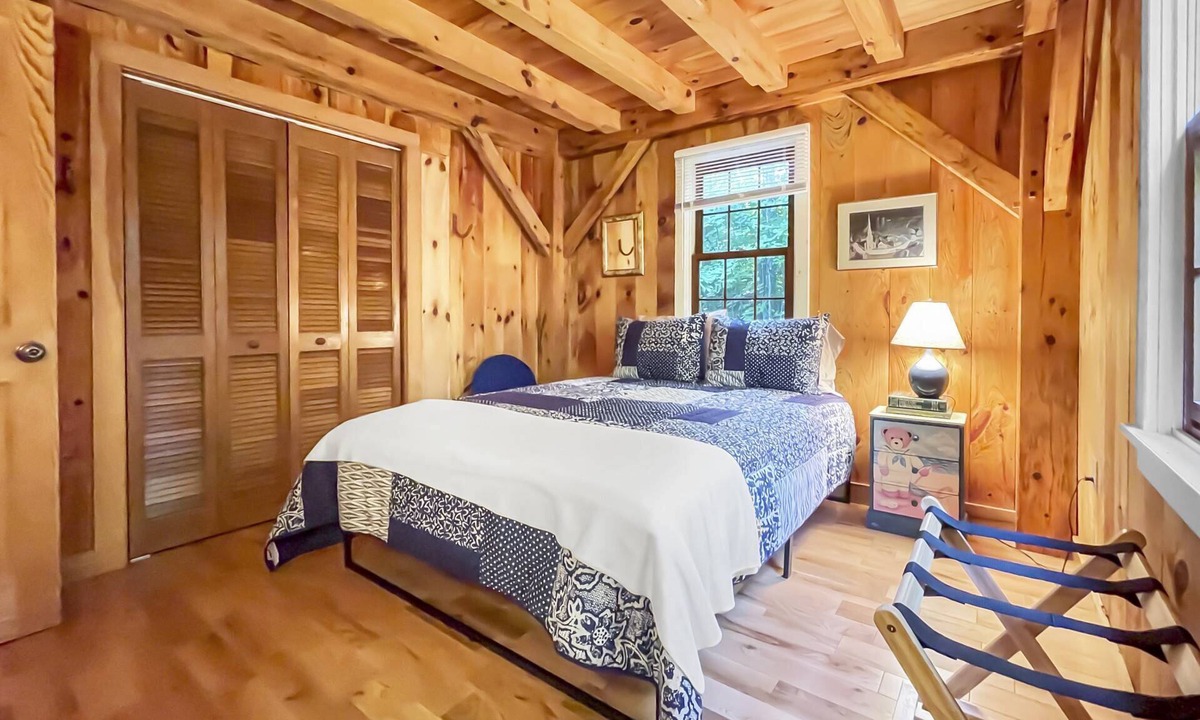 Rumney House | Hounds Nest
