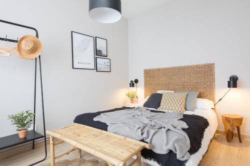 La Sagrada Familia Apartment | Housalia Familia Rossellon