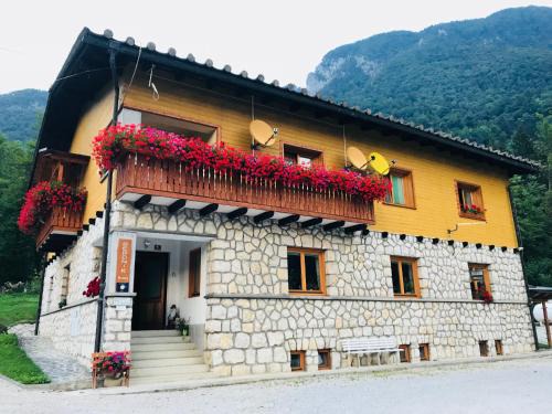 Stahovica House | House Berdnik