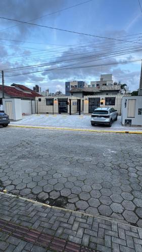 Morretes Apartment | House Box 06 a 950 mt do mar, ar- condicionado, TV smart, cozinha privativa