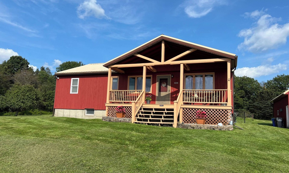 Hartwick House | House - Clover's Ridge, COOPERSTOWN DREAMS PARK SCHEDULE SUPER CLEAN!