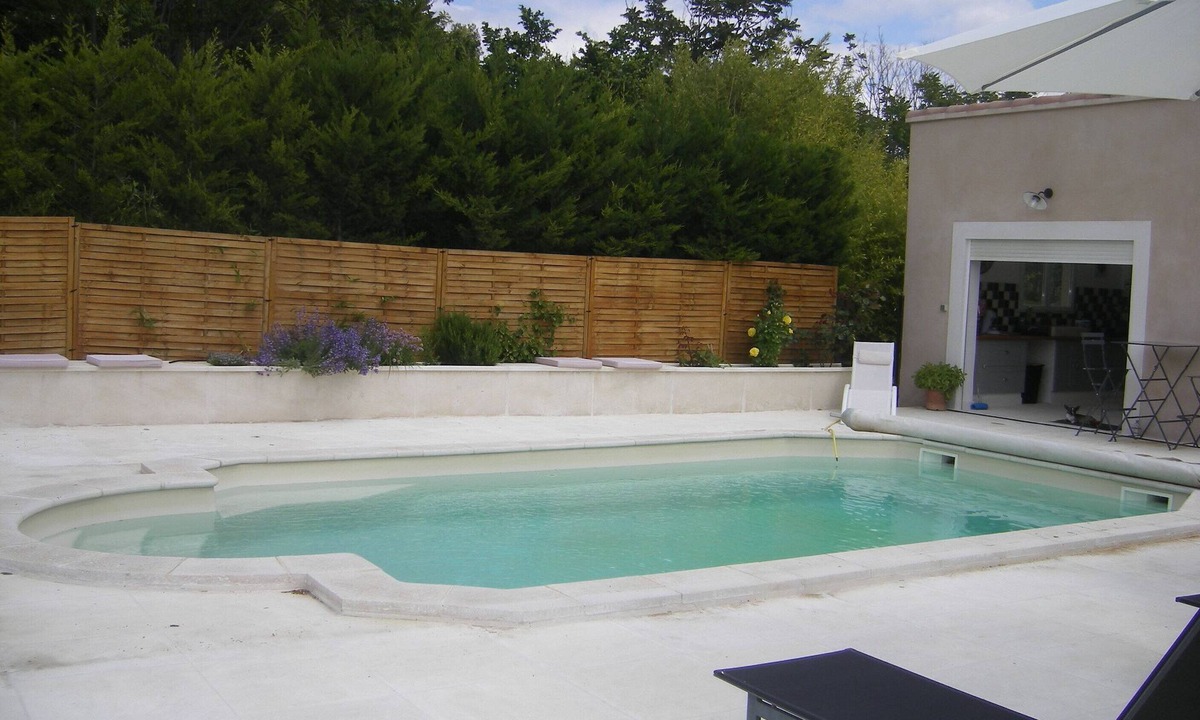 Apt Villa | House conditioned countryside Facing the Luberon with private pool