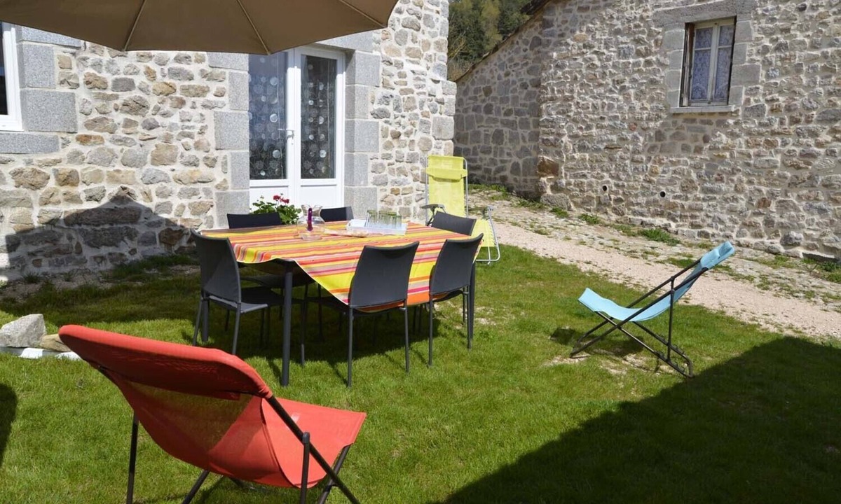 Saint-Leger-du-Malzieu House | House