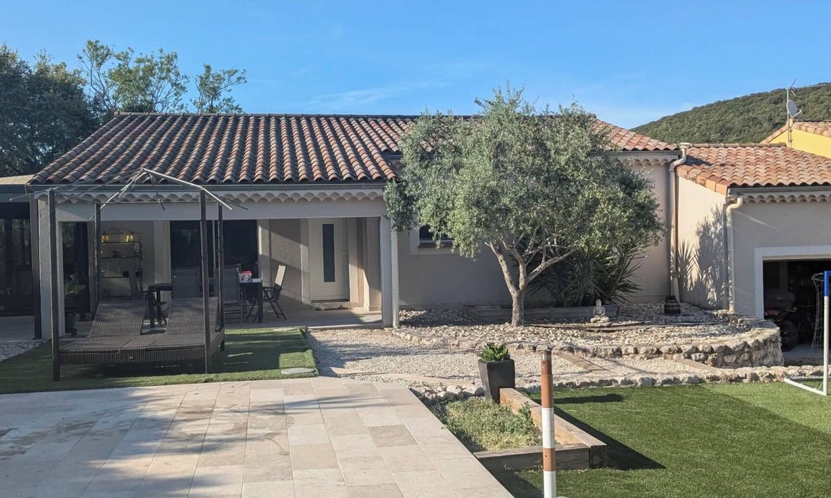 Saint-Montan House | House