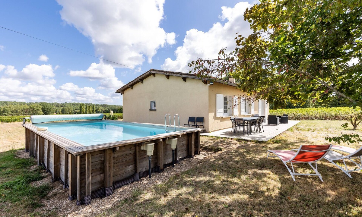 Les Salles-De-Castillon House | House in the Heart of the Vineyards
