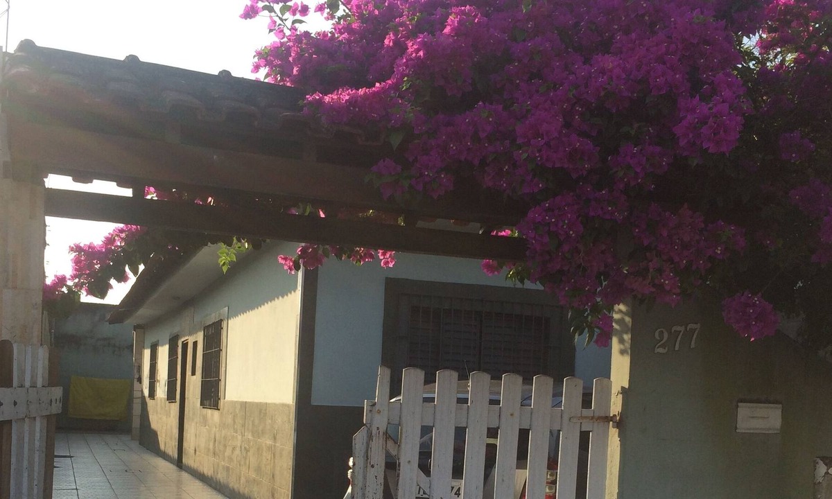 Mongagua House | House in Mongaguá / Vera cruz