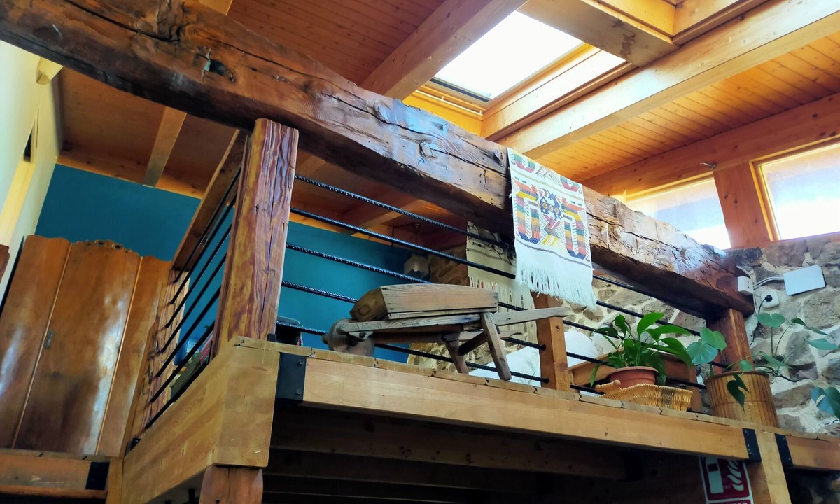 Peguerinos Cottage | House in Peguerinos with lots of charm: jacuzzi, fireplace and garden.