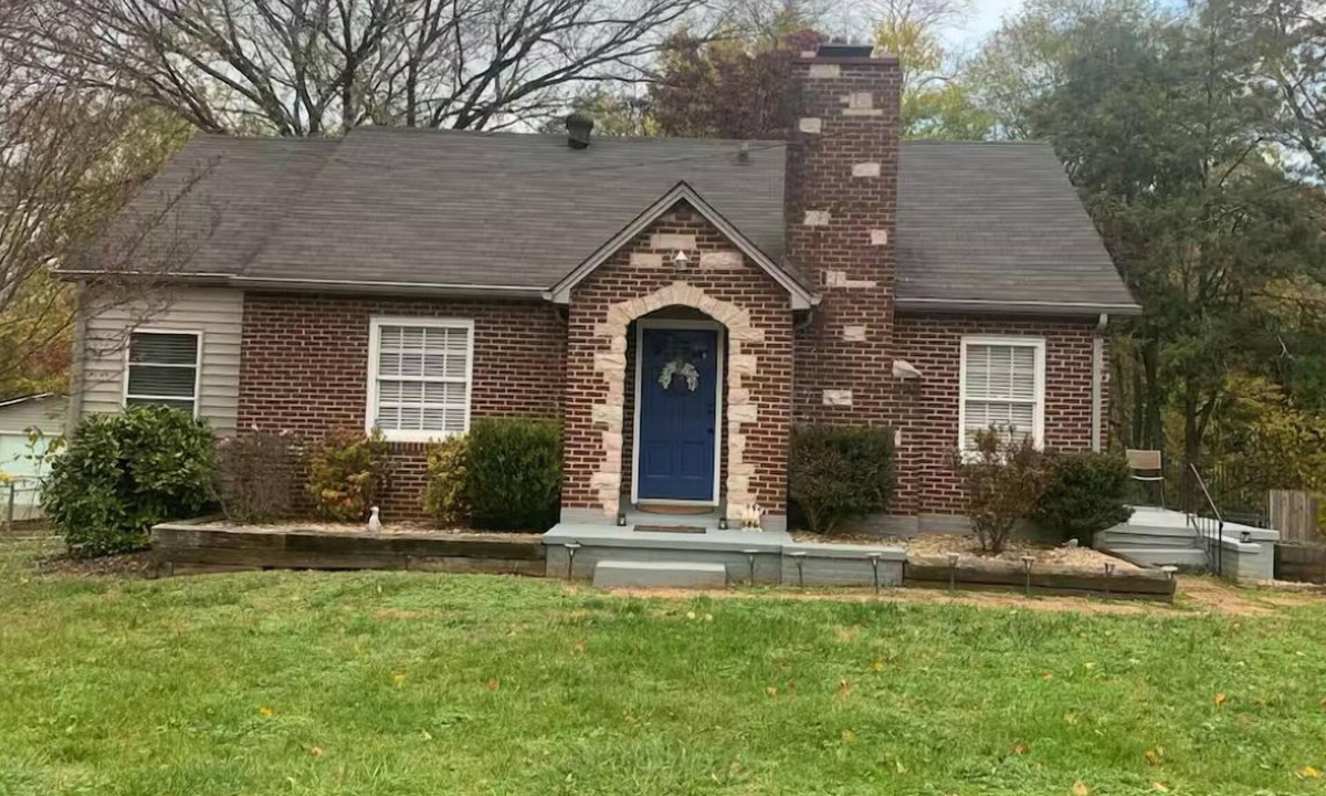 Knoxville House | House, Near Downtown with Fenced Back Yard!
