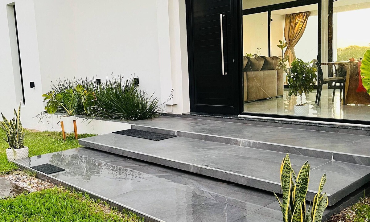 Corrientes House | House overlooking the lagoon in gated community nature tranquility and security