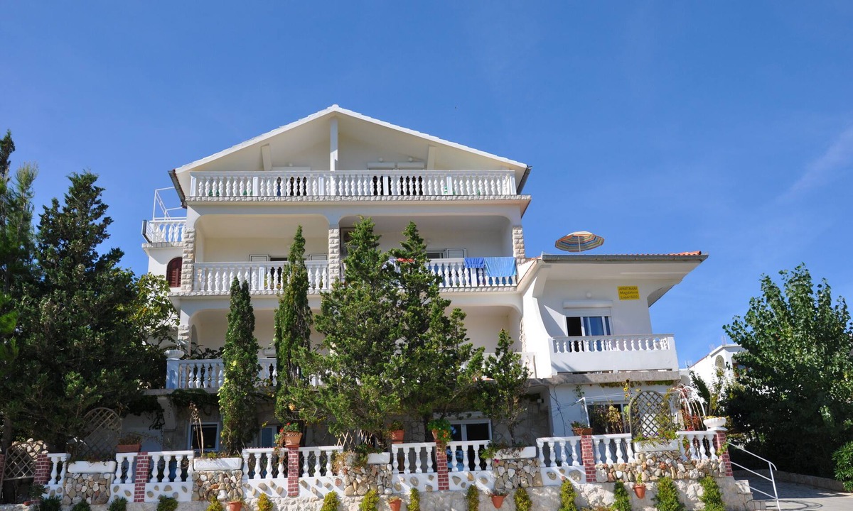 Lopar House | House overlooking paradise beach