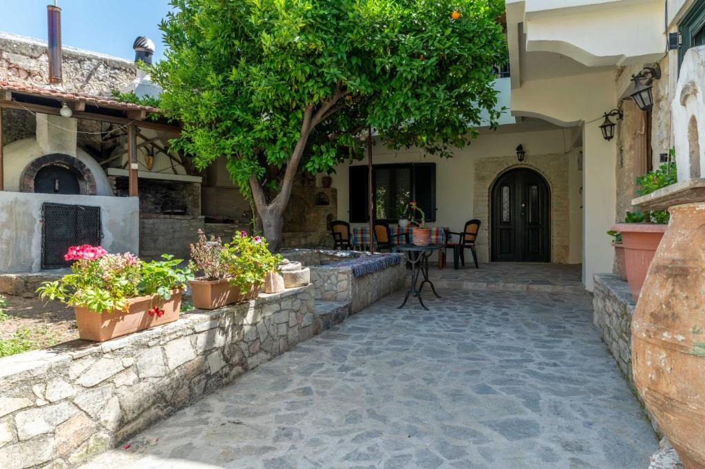 Zaros Apartment | House Rachati