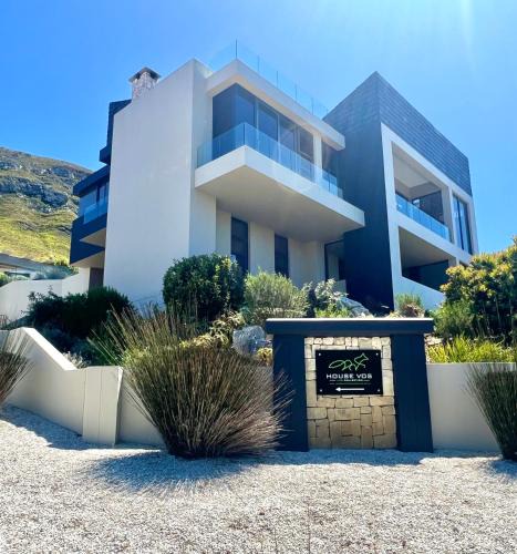 Hermanus Heights House | House Vos