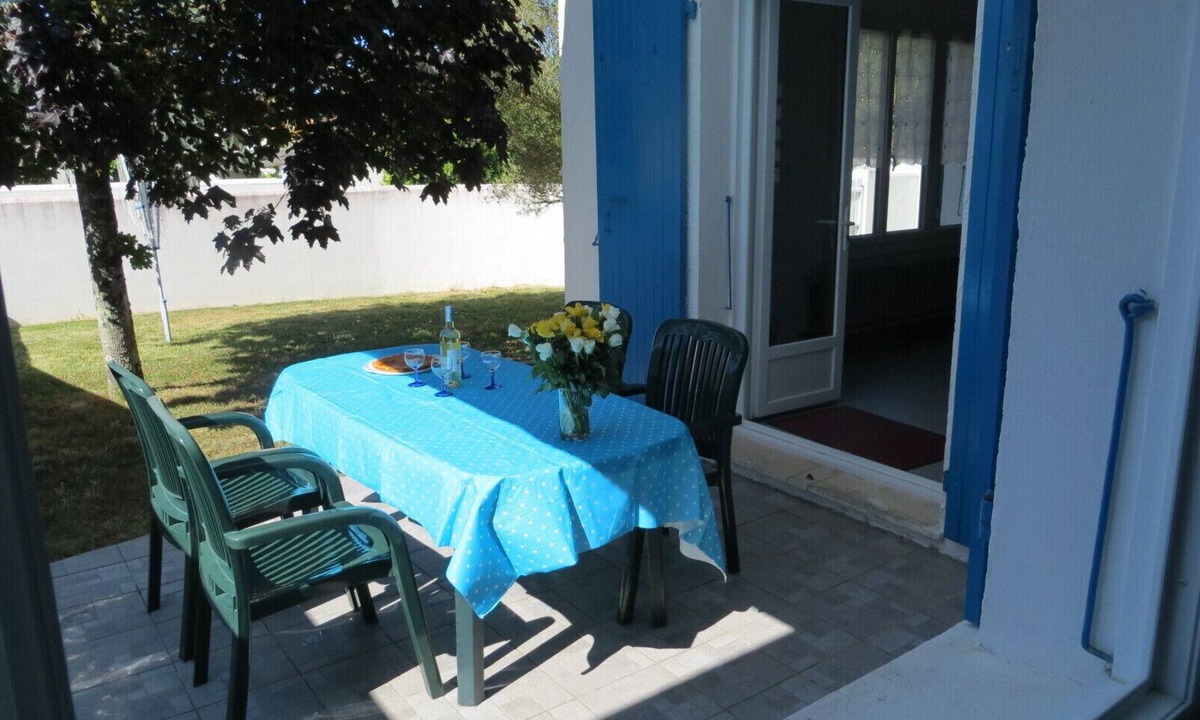 Saint-Pierre-d'Oleron Villa | house with garden redone, private road, near sea and city center