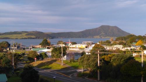 Pukenui House | House with a view