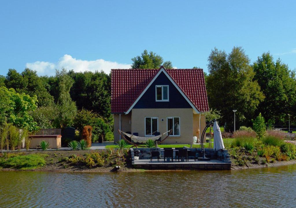 Westerbork House | House with bubble bath, at 20 km from Assen