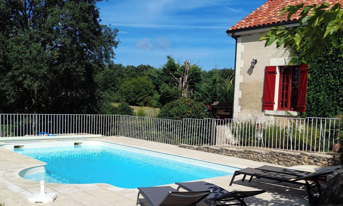 Pressignac-Vicq House | House with garden