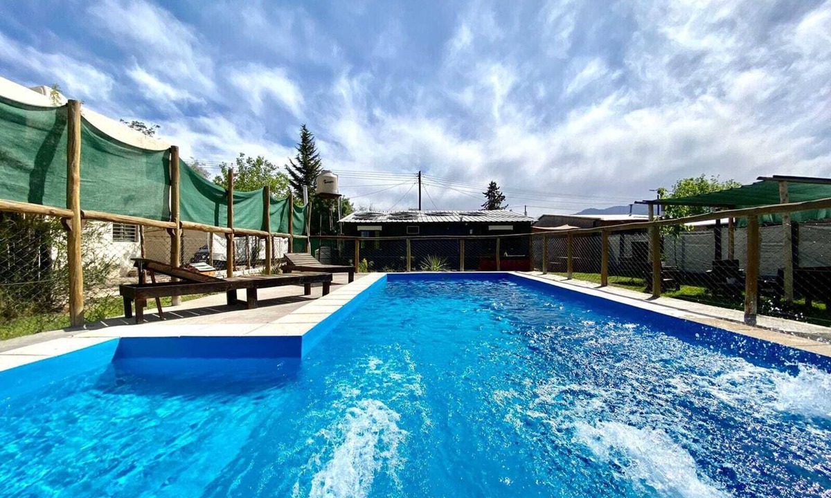 Lujan de Cuyo House | HOUSE WITH POOL (with view to the mountain range)