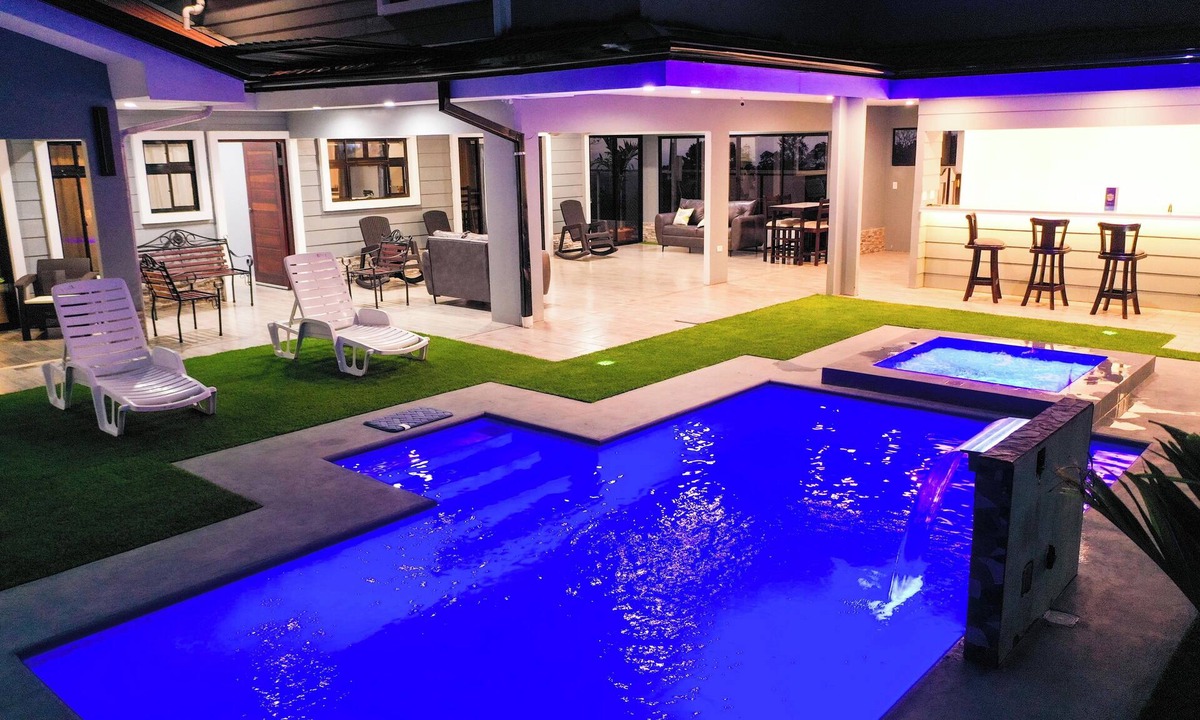 La Tigra House | House with pool next to the Tropical Forest