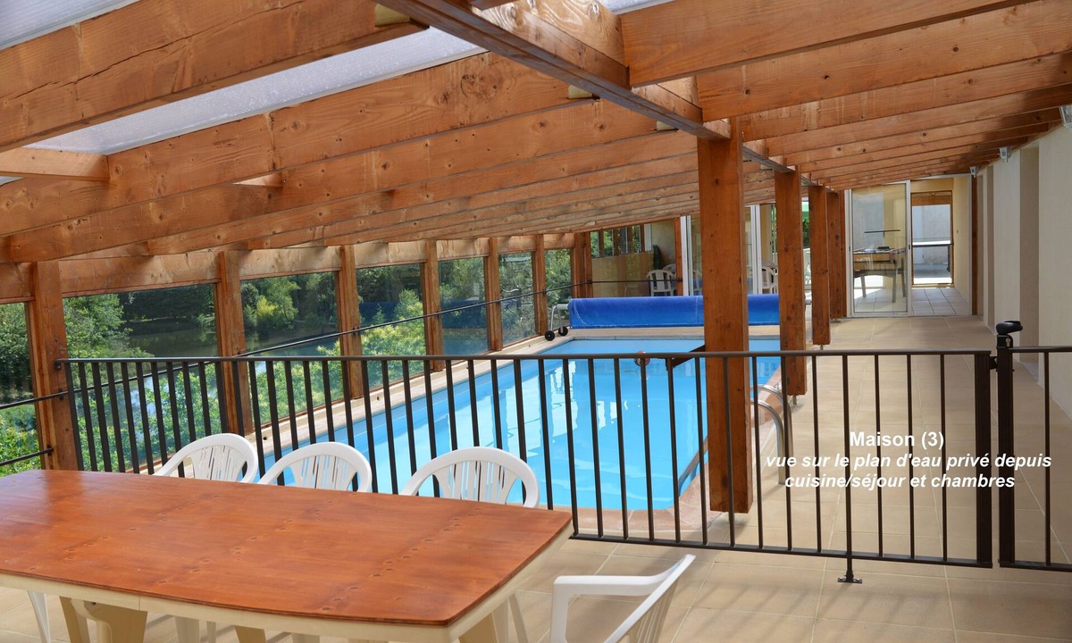 Les Albres House | House with pool under conservatory, large terrace overlooking the private pond