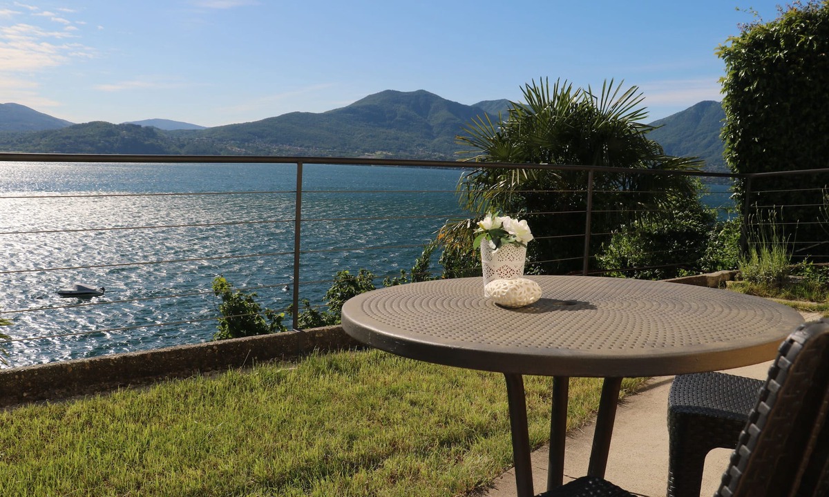 Oggebbio Apartment | house with private garden and wonderful lake view