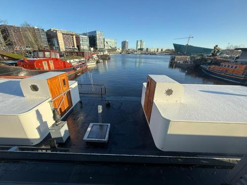 Amsterdam City Centre House | Houseboat-Amsterdam-Classic