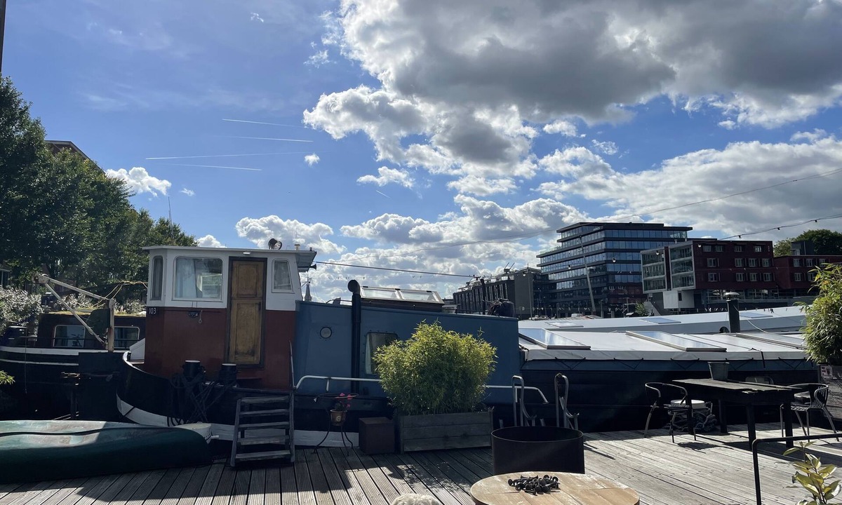 Haarlemmerbuurt Boat Rental | Houseboat Ms. Luctor