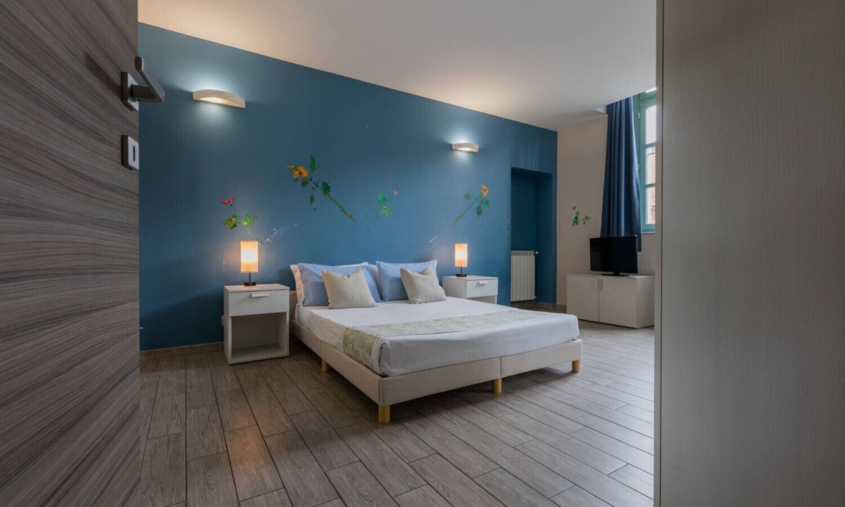 Borgo Dora Apartment | Housing Giulia - Studio 2 4 by Wonderful Italy